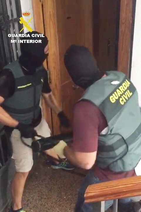 La Guardia Civil desmantela, por segunda vez, un narco bloque en Roquetas de Mar y detiene a dos personas