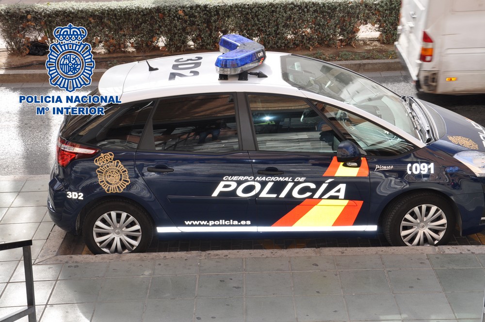 La Policía Nacional detiene in fraganti a un hombre que estaba robando en el interior de una vivienda de El Ejido