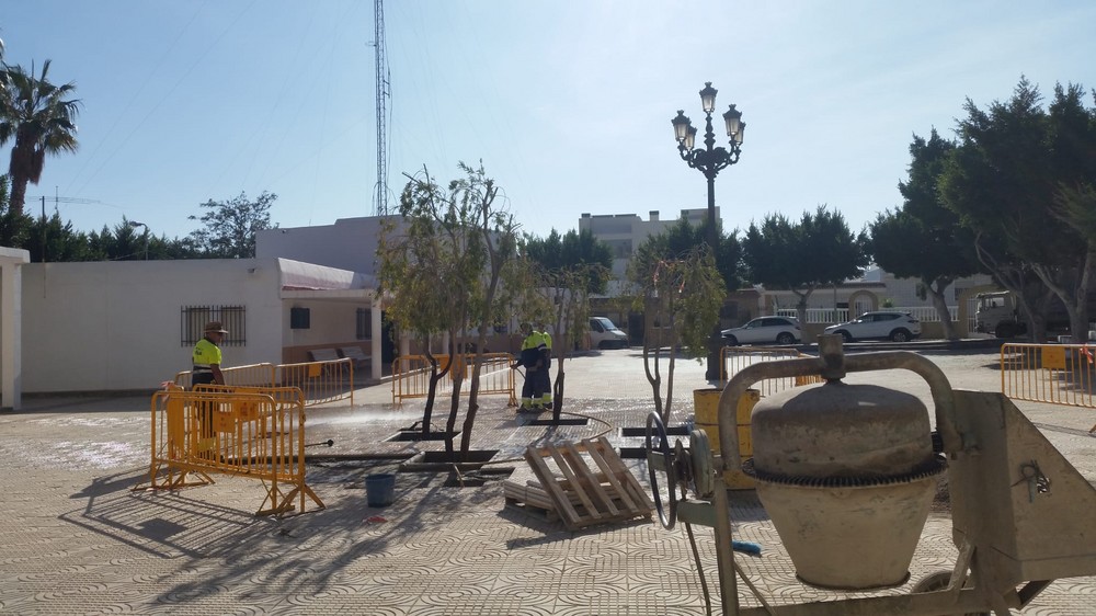 El Ayuntamiento de Vícar inicia un plan de reforma y mejora de los espacios públicos del municipio
