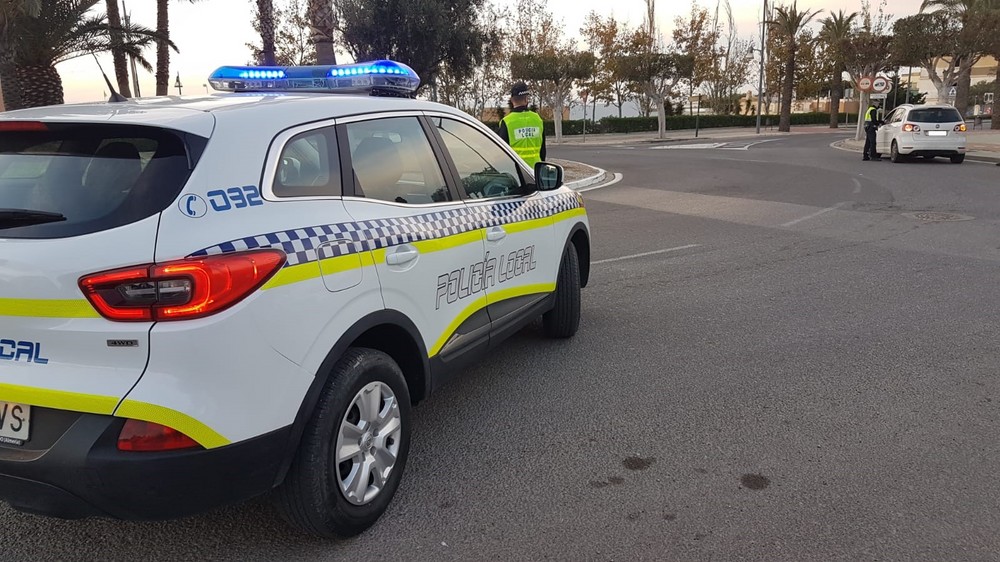 La Policía Local interpone más de una treintena de denuncias en la última semana por incumplimiento de las normativas impuestas para frenan la expansión del Covid-19