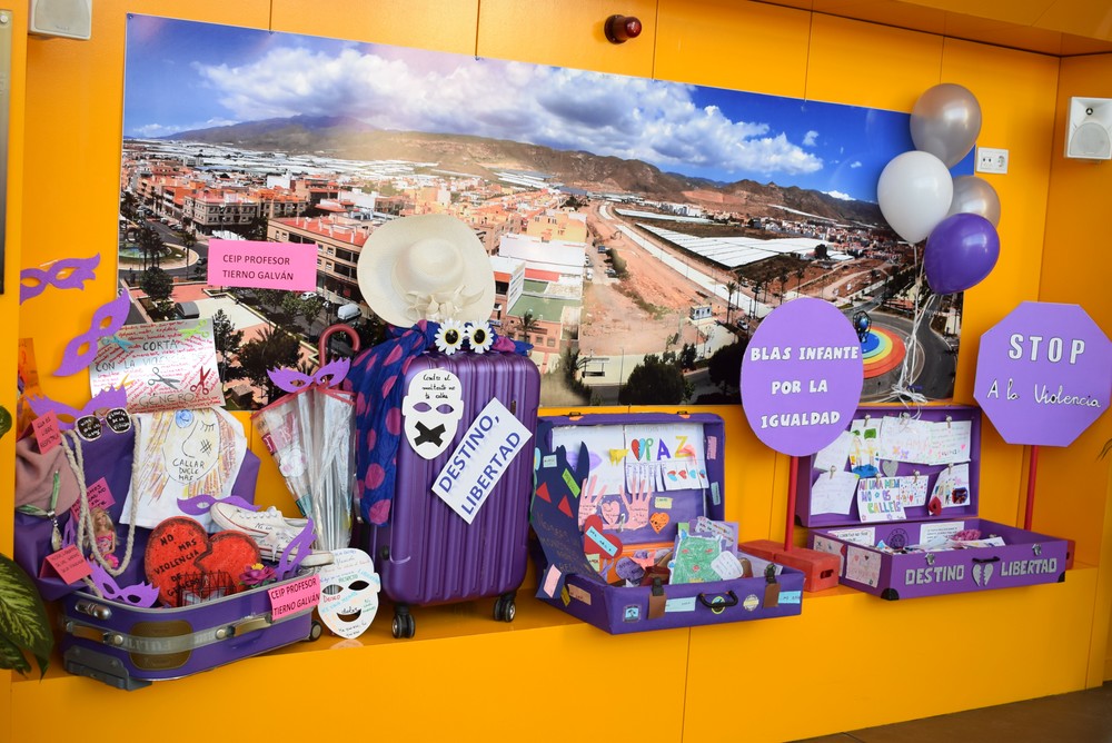 Los centros educativos de Vícar preparan sus actos para conmemorar el 25-N