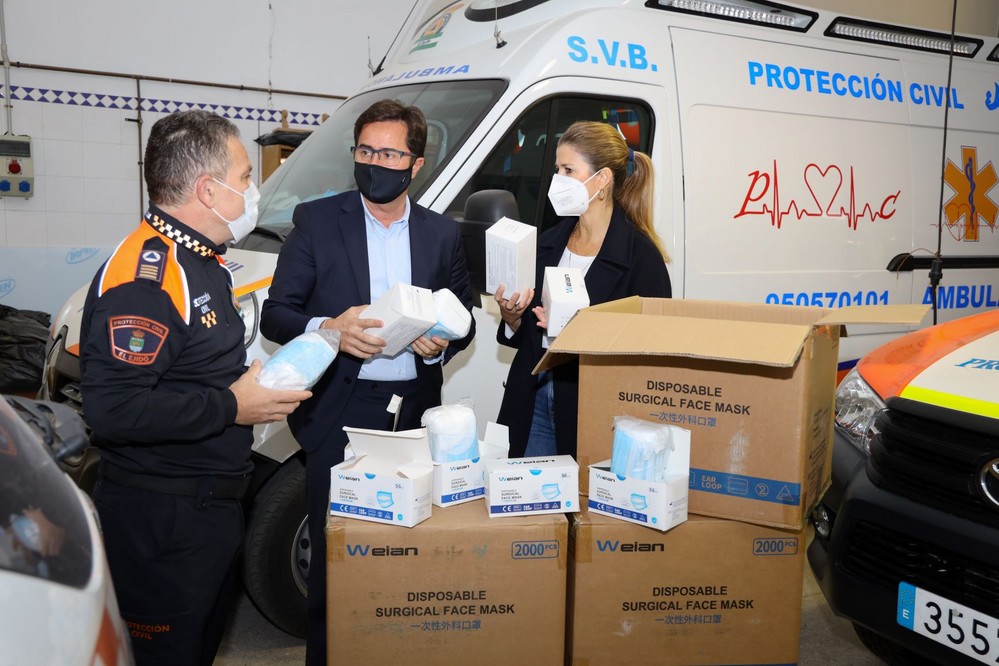 El Ayuntamiento de El Ejido continúa con el reparto de mascarillas higiénicas entre los centros educativos en prevención del COVID-19