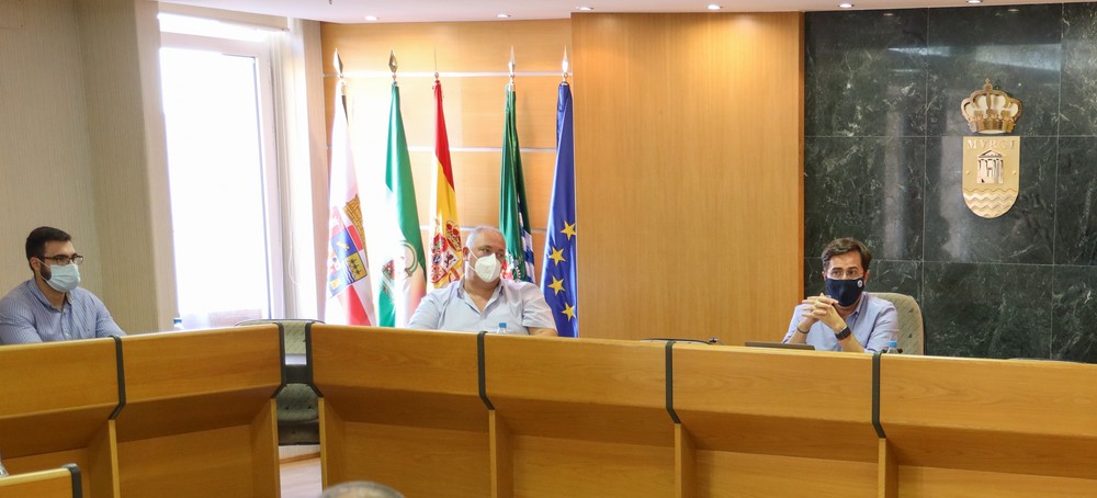 Cerca de una treintena de edificios municipales ya cuentan con red wifi corporativa para mejorar y agilizar la función administrativa