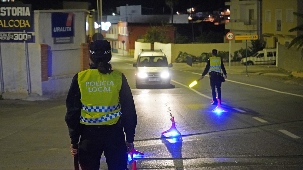 La Policía Local de Berja extrema la vigilancia del cinturón y sistemas de retención infantil