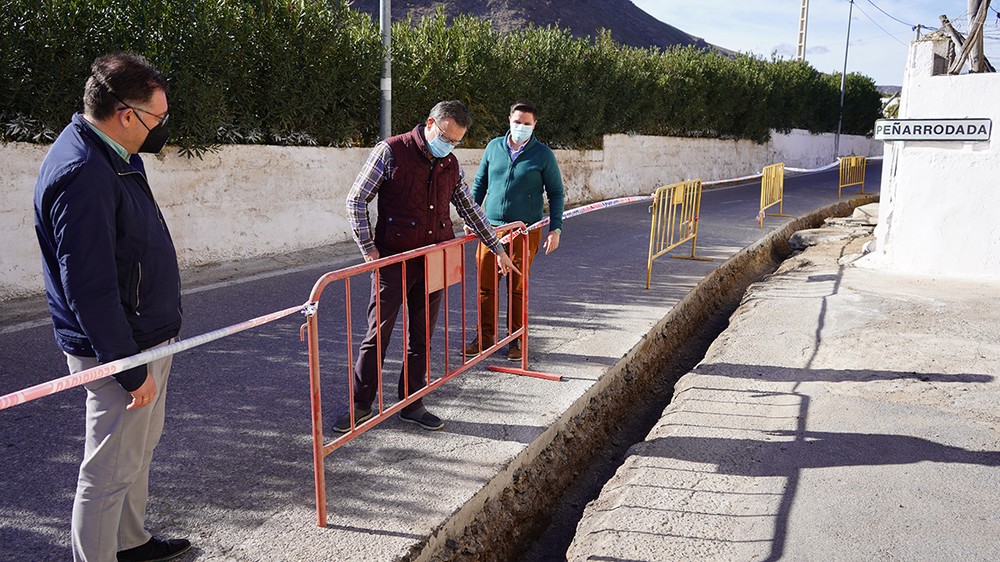 Iniciadas las obras de abastecimiento y saneamiento de agua en Peñarrodada