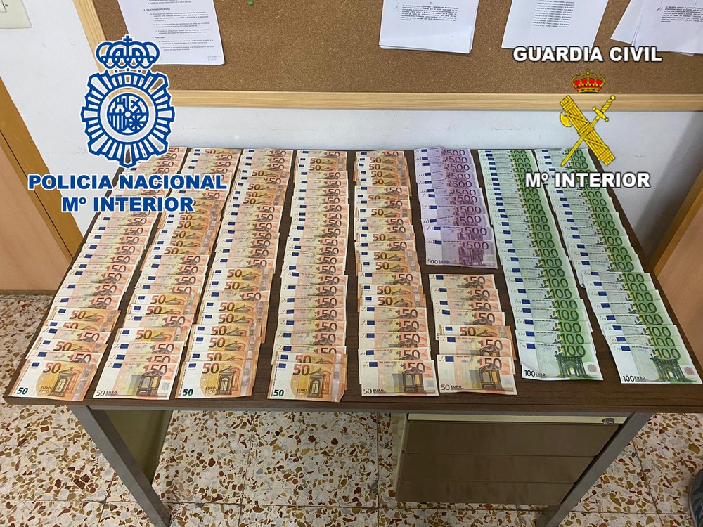 Detenida la cuidadora de una mujer discapacitada de El Ejido y su cómplice, quienes le robaron 25.000 euros