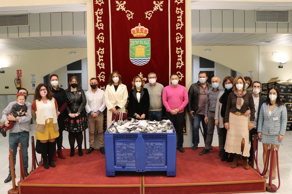 María Lourdes Torres Bailón gana el coche del sorteo de los comerciantes de El Ejido