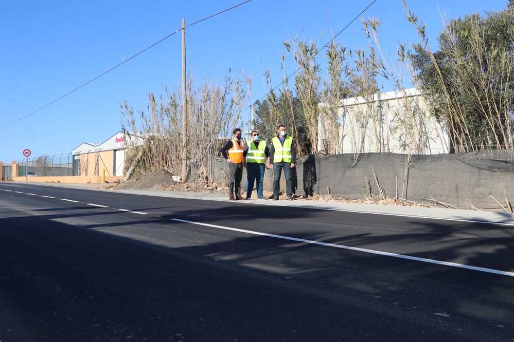 Finalizan las obras de refuerzo del firme y evacuación de pluviales en el transitado camino de Tierras de Almería