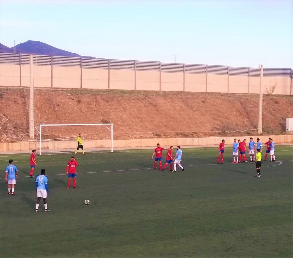 La pegada decide la derrota del Poli Ejido CF contra la UD Ciudad de Roquetas (1-3)