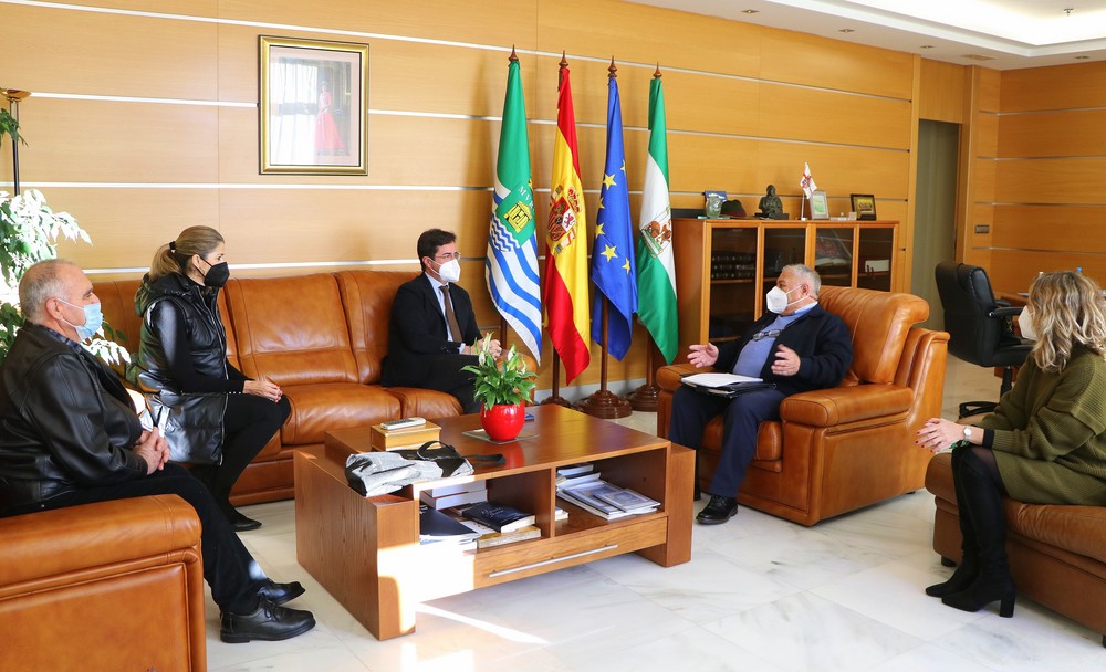 El alcalde de El Ejido conoce de primera mano la labor que desarrolla la nueva Asociación Donantes de Vida en El Ejido
