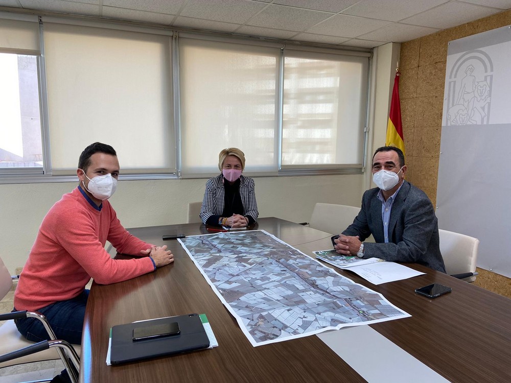 La Mojonera reclama a la Junta la conexión entre el Vial Intermedio y la A-1050 que evite el tráfico pesado por su principal avenida