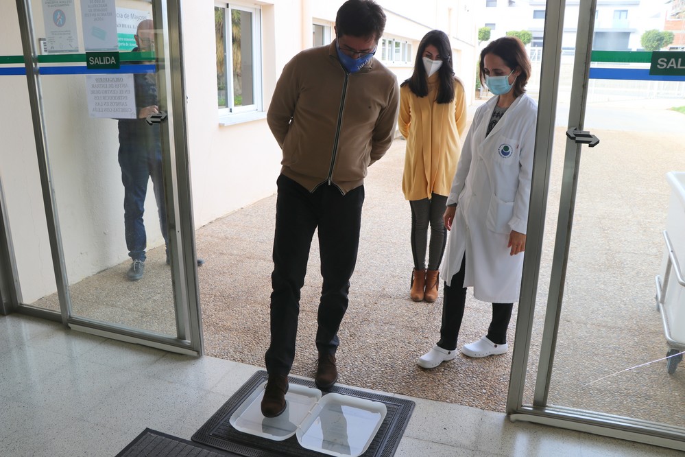 Usuarios y trabajadores de la Residencia Geriátrica ‘Ciudad de El Ejido’ reciben la segunda dosis de vacunación contra el COVID-19