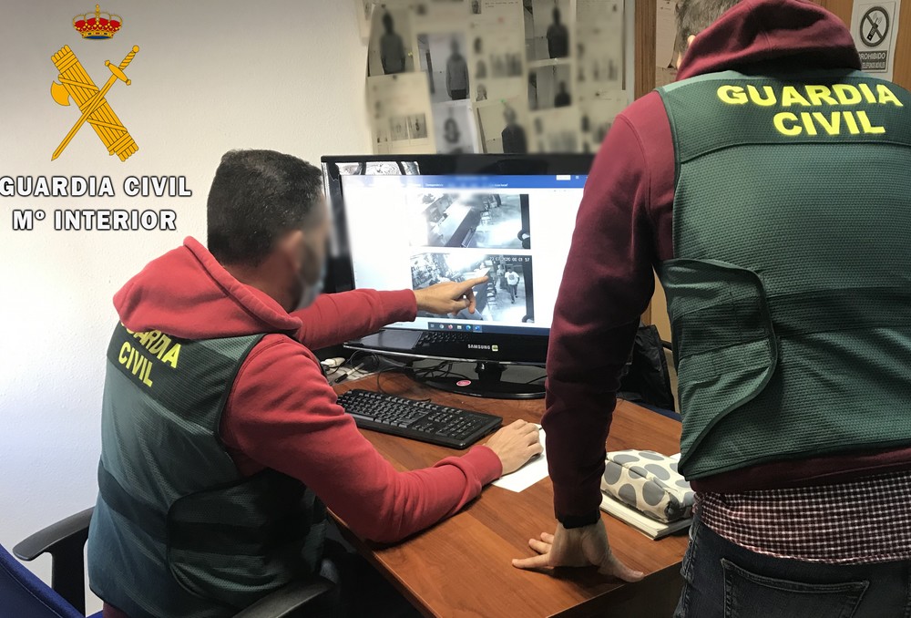 Detenido un hombre de 45 años que robó las joyas de una octogenaria a través del método del tirón