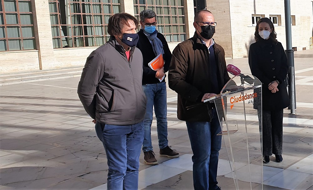 Ciudadanos pide en El Ejido que se inste al Gobierno central para que el IVA de la luz baje del 21 al 10 por ciento