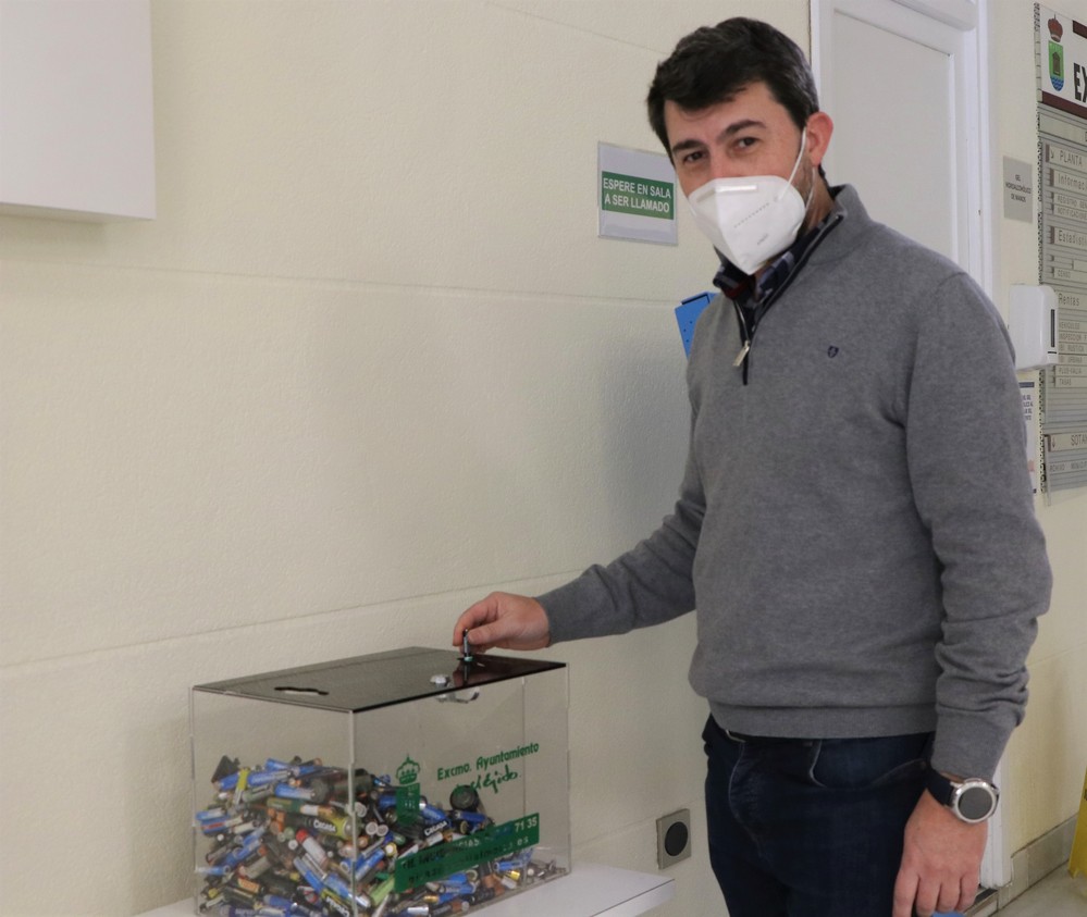 El Ayuntamiento de El Ejido facilita la recogida de 1.342 kilos de pilas y baterías de móviles en desuso durante 2020 contribuyendo con este gesto a cuidar el Medio Ambiente