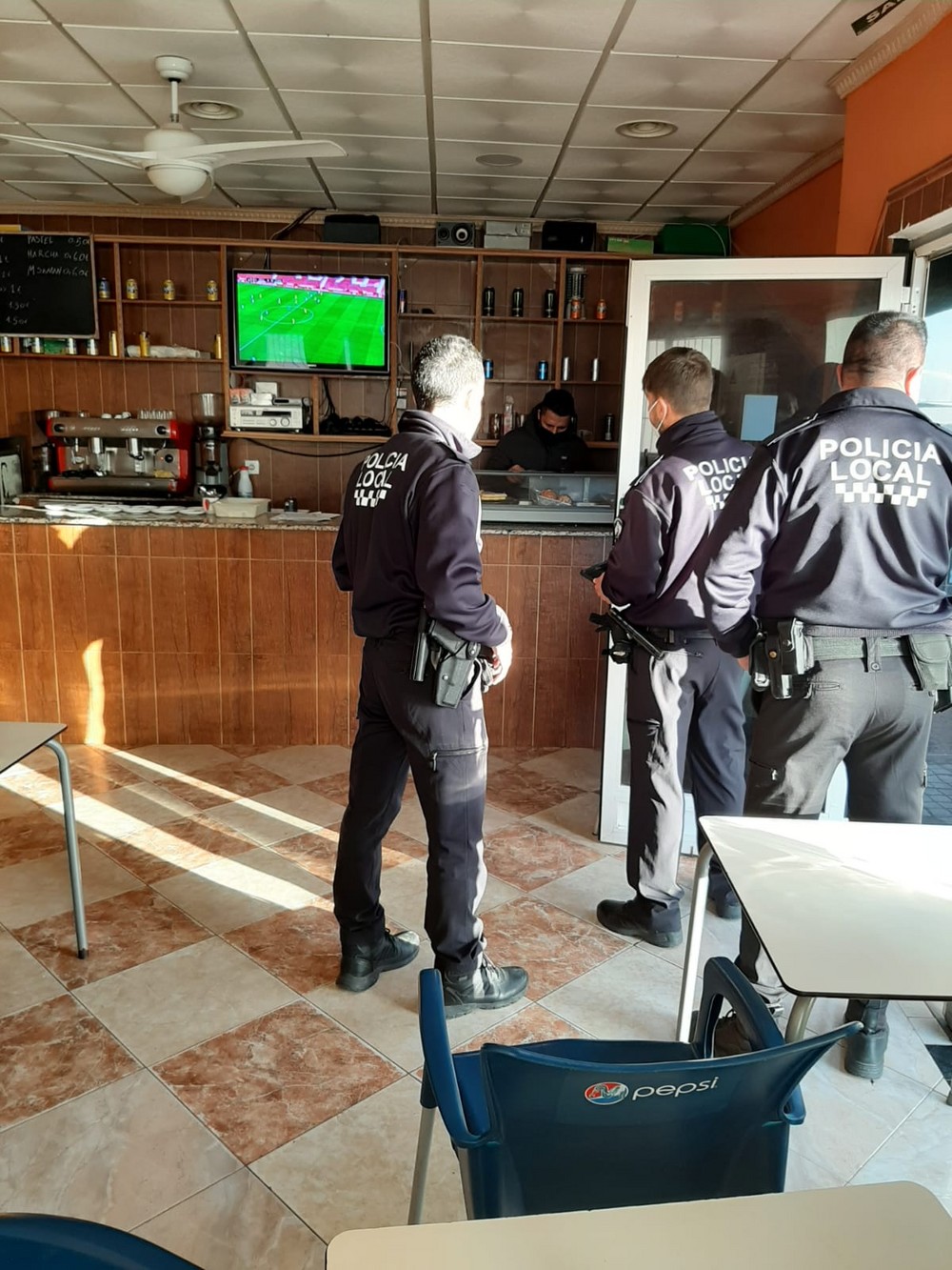La Policía Local de El Ejido refuerza durante al fin de semana los controles COVID-19