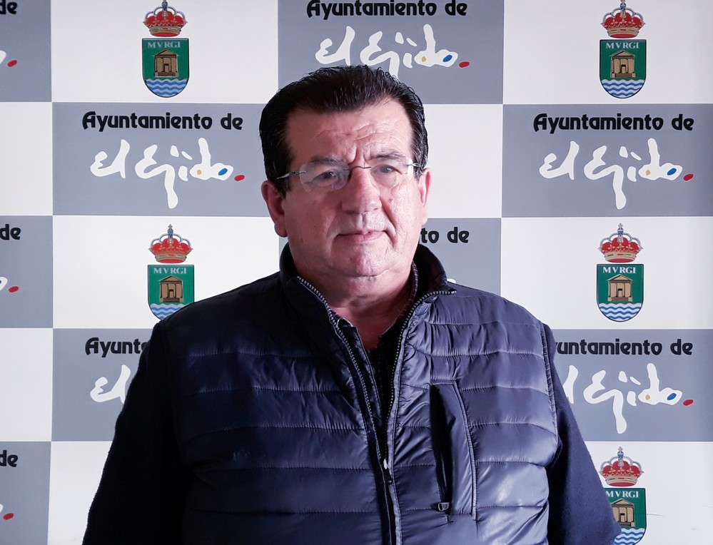 El PSOE lamenta la “falta de valentía” de Góngora para romper con la ultraderecha, y que la imagen de El Ejido “sea la perjudicada”