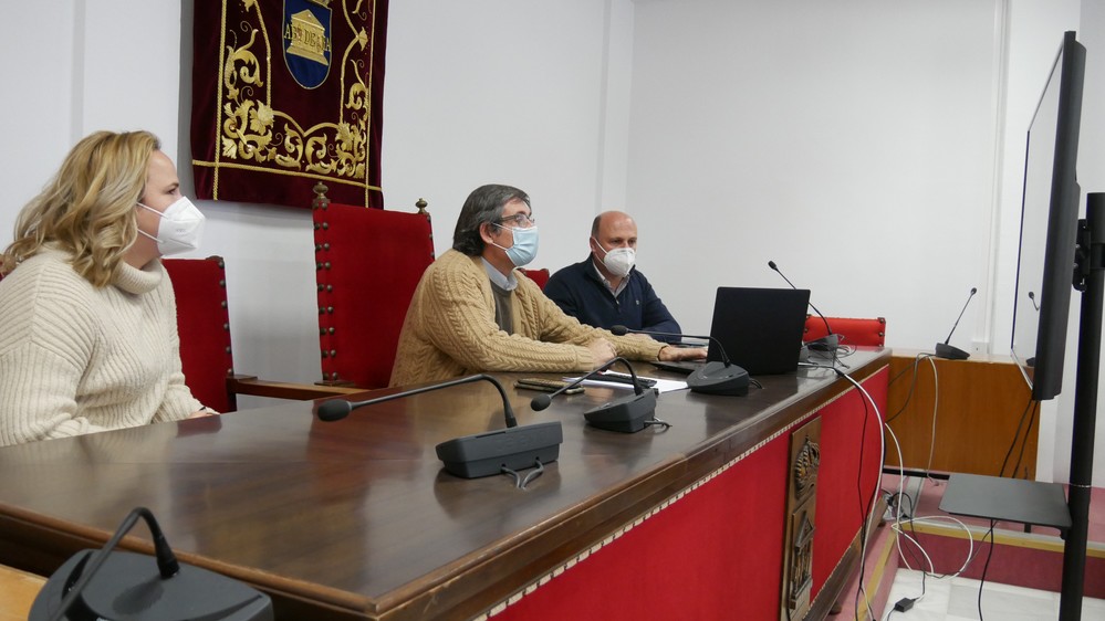 Ayuntamiento de Adra y AMPAS solicitan presencialidad voluntaria con altas tasas de incidencia