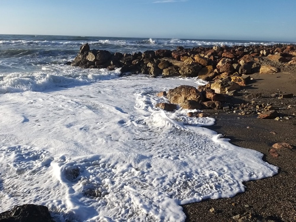 El Ayuntamiento de Adra insiste a Costas sobre la necesidad de proteger el litoral del levante abderitano