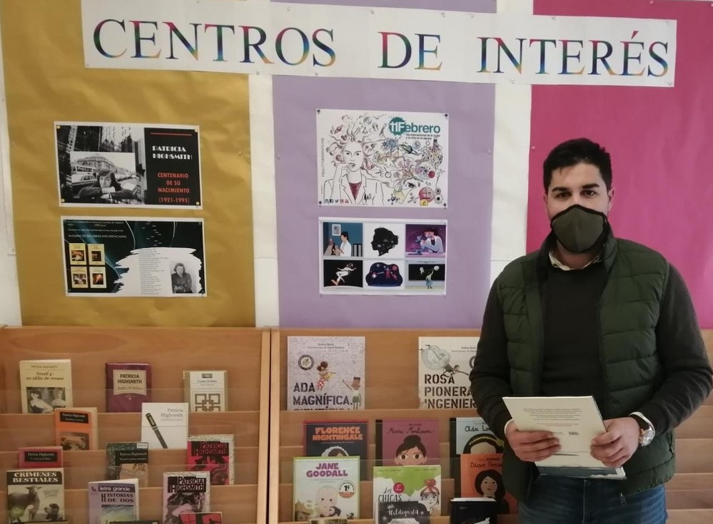 La Biblioteca Municipal de Adra celebra el Día Internacional de la Mujer y la Niña en la Ciencia a través de la lectura