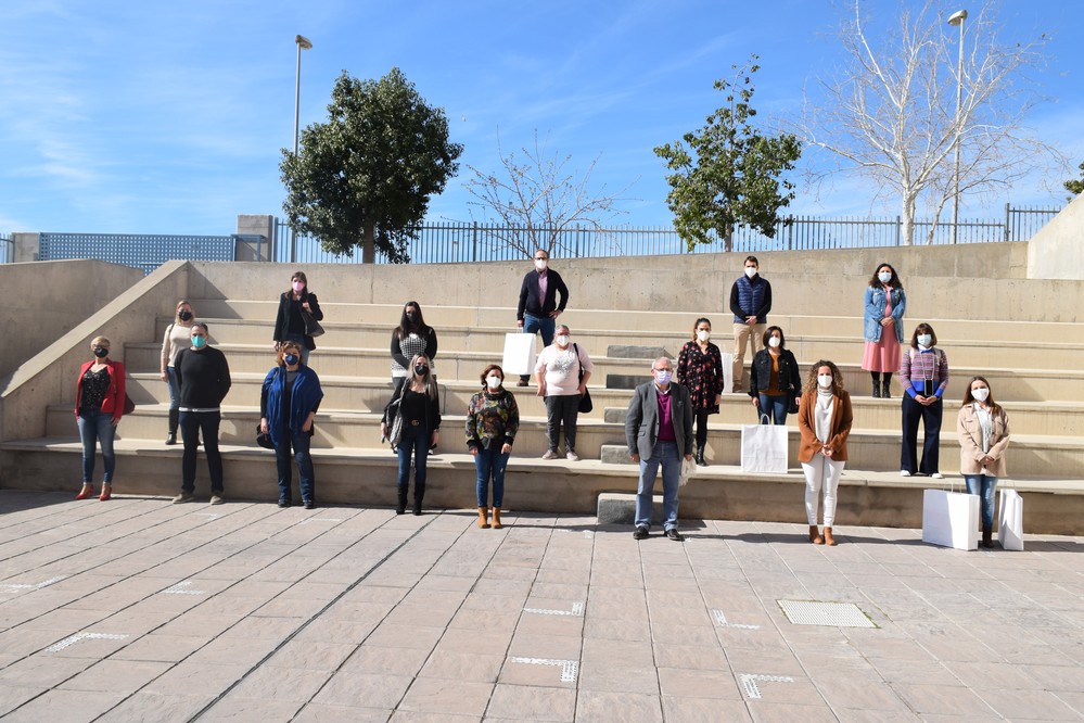 Los CEIP de Vícar reciben los medidores de CO2 adquiridos por el Ayuntamiento para la prevención de contagios de COVID-19 en las aulas