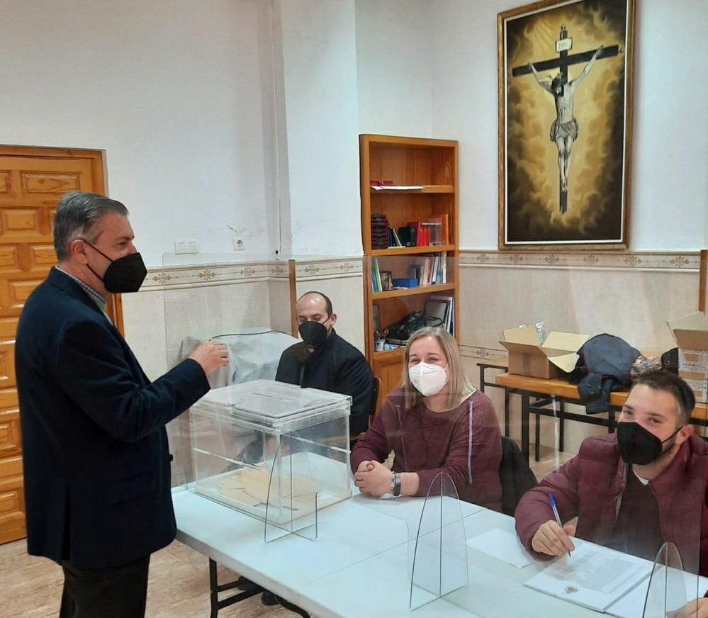 La Hermandad del Santo Cristo de la Luz de Dalías renueva su Junta de Gobierno