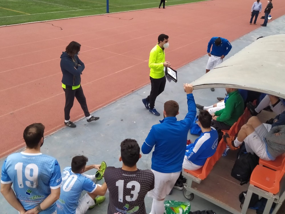 La AD Roquetas acaba con la buena racha del Poli Ejido