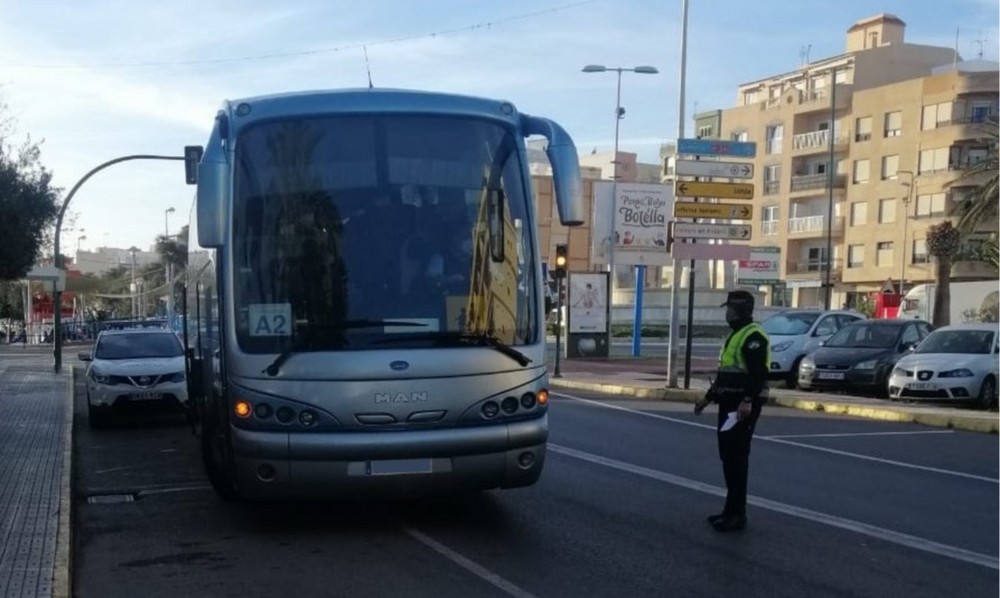 La Policía Local de Adra inicia el lunes una nueva campaña de vigilancia y control del uso del cinturón de seguridad