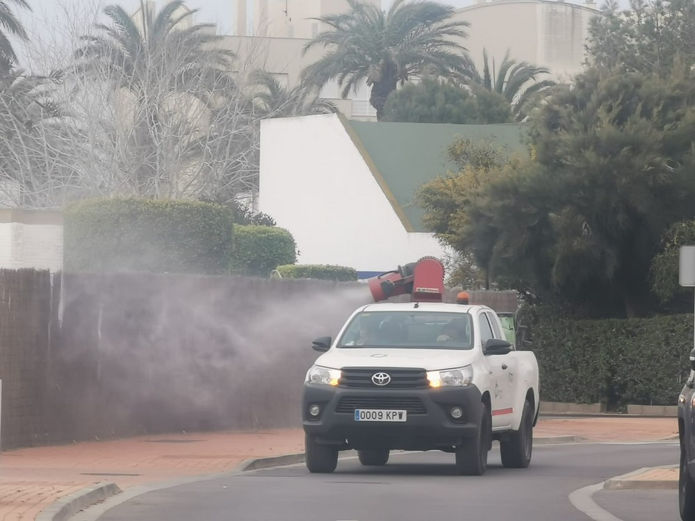 El Ayuntamiento de El Ejido intensifica en Almerimar los tratamientos contra los mosquitos