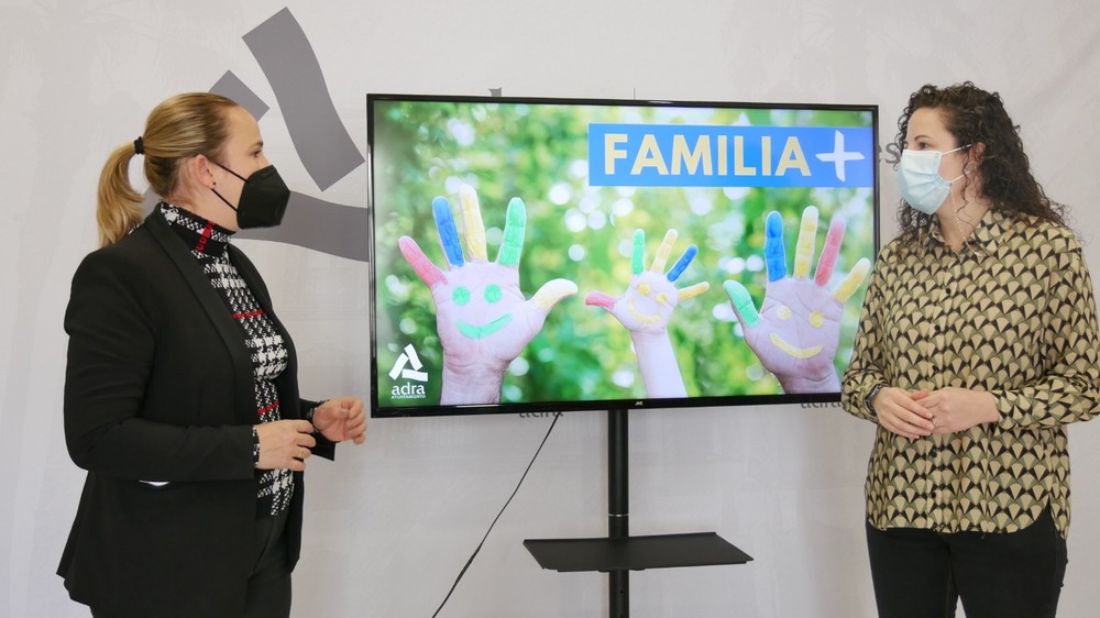 El Ayuntamiento de Adra fomenta la ‘parentalidad positiva’ con el programa ‘FAMILIA+’
