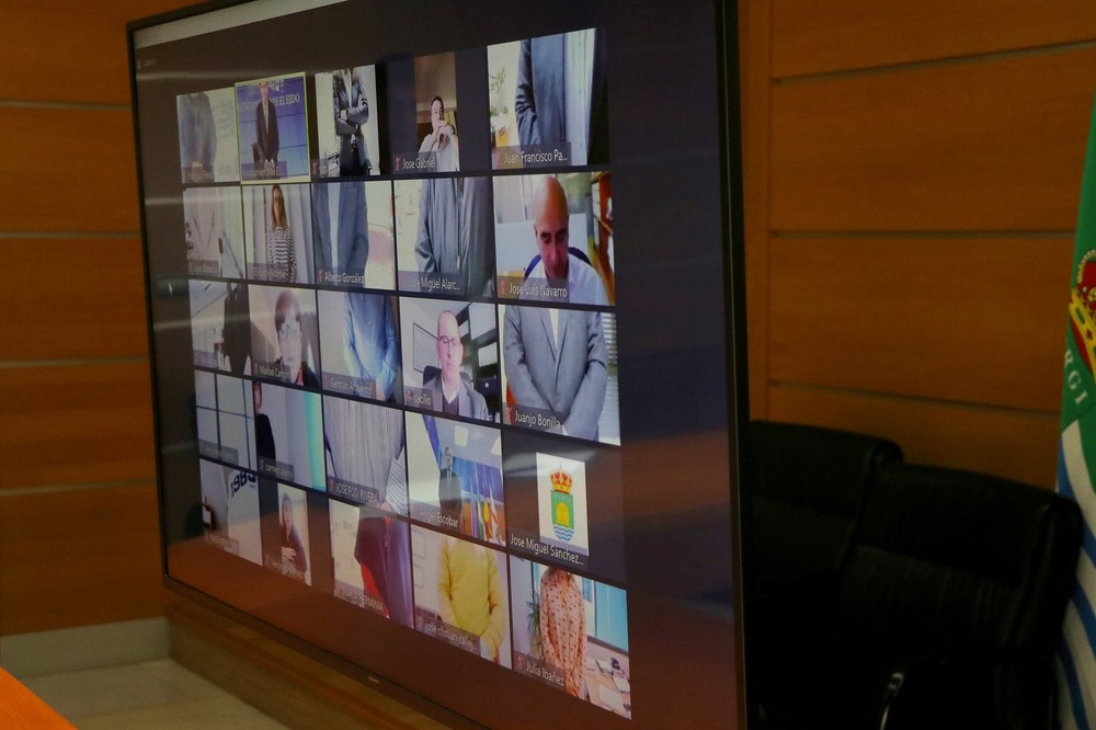 El Pleno del Ayuntamiento de El Ejido guarda un minuto de silencio en memoria del ex concejal socialista, Juanjo Callejón