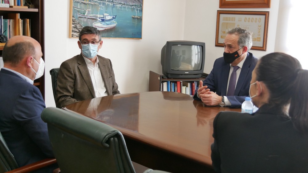 Ayuntamiento y Junta estrechan lazos para promover el turismo en Adra