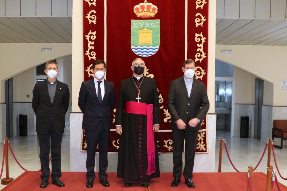 El nuevo obispo coadjutor de la Diócesis de Almería, monseñor Antonio Gómez, realiza su primera visita oficial a El Ejido