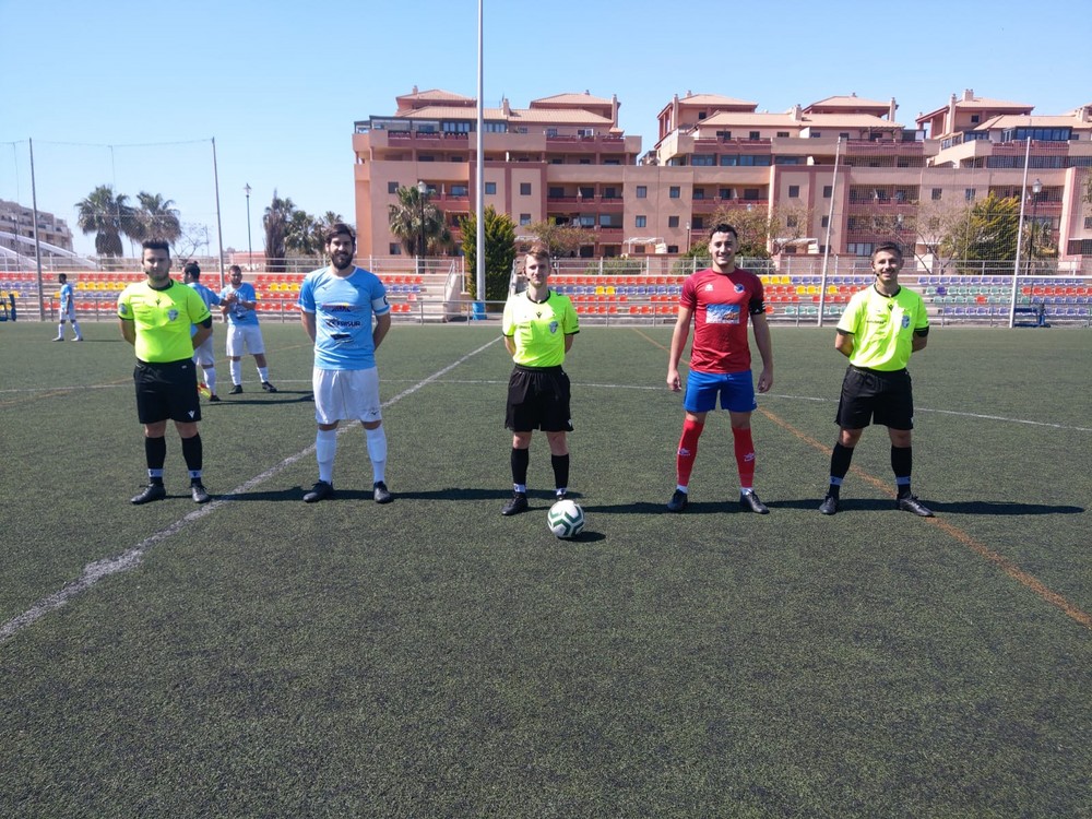 La inferioridad numérica pasa factura y el Poli Ejido CF cae frente a la UD Ciudad de Roquetas (2-0)