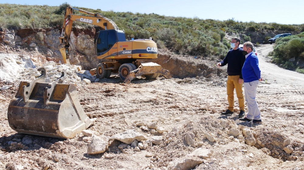 Un paso más para llevar el abastecimiento de agua potable a La Parra con las obras del depósito