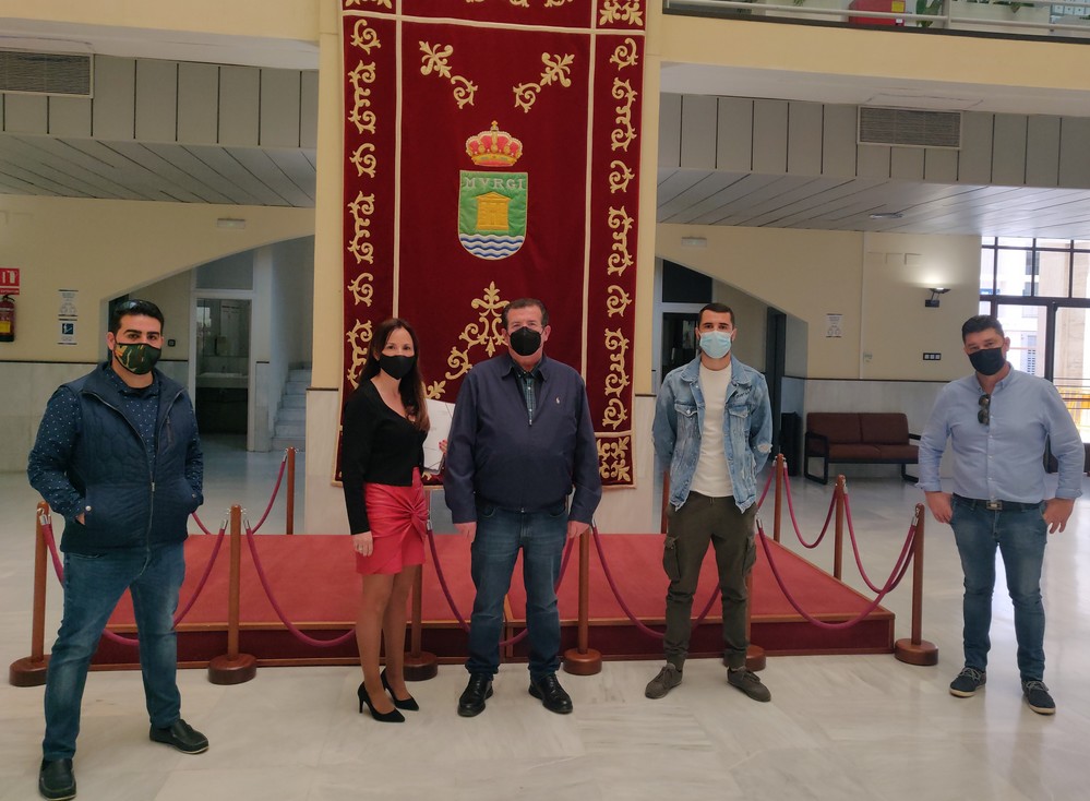 El PSOE de El Ejido media entre el Gobierno local y la Asociación de Empresarios Feriantes para buscar alternativas ante la parálisis de su actividad