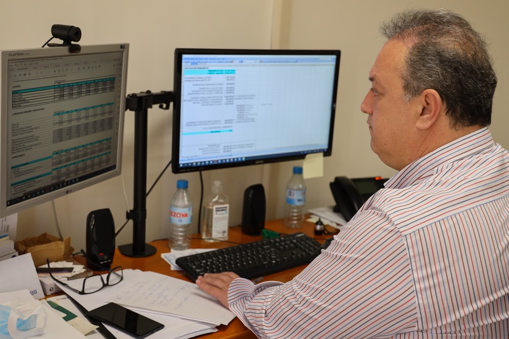 El Ejido continúa situado entre los municipios españoles y andaluces que antes paga a sus proveedores