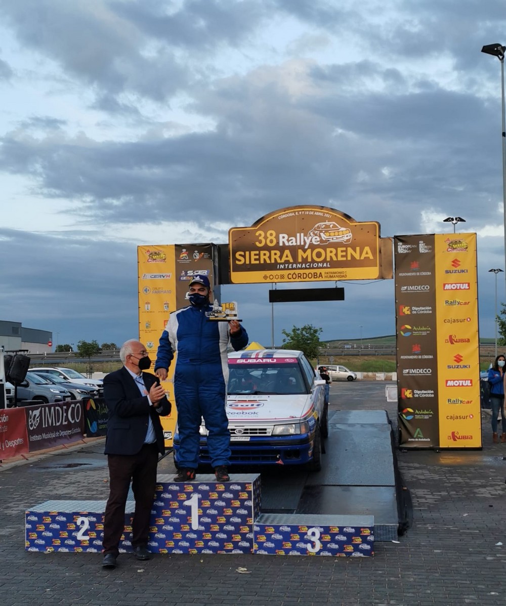 Fernando Cruz campeón junior en el  Rally Sierra Morena