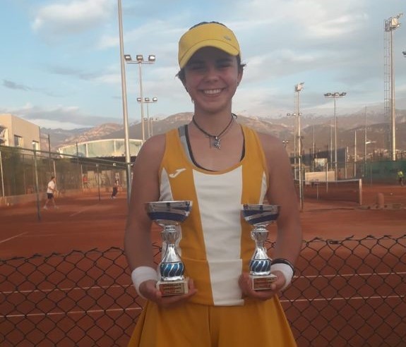 Ángela Dorado, del CT El Ejido, campeona y subcampeona en el VII Circuito Head de tenis