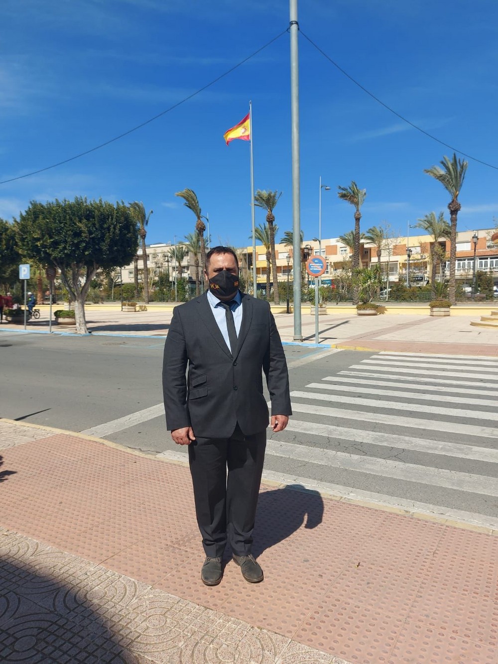 VOX Vícar denuncia la ruina comercial del municipio y pide al equipo de gobierno transparencia en las contrataciones