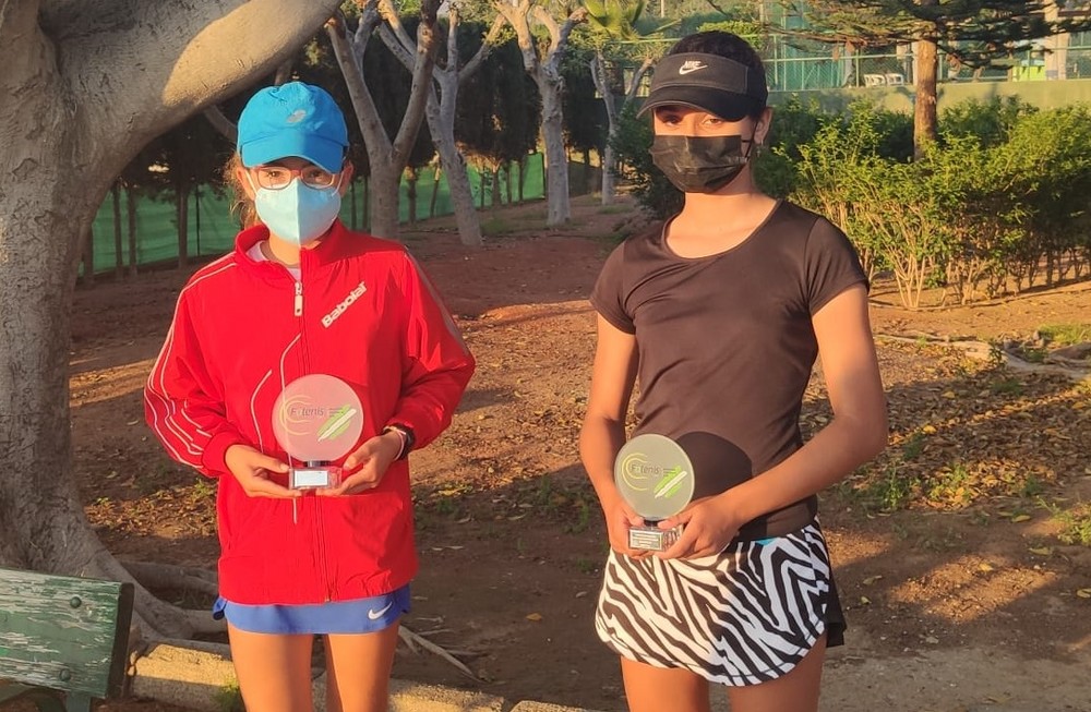 La ejidense Paula Navarro y Rubén Capel se proclaman campeones provinciales de tenis en categoría infantil
