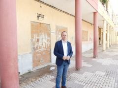 Cs pide al Ayuntamiento de El Ejido que intervenga para garantizar la limpieza de escaparates y fachadas de locales cerrados