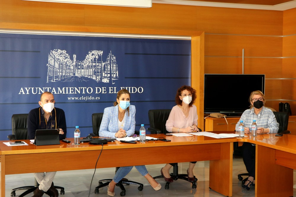 Servicios Sociales de El Ejido crea la Comisión Intersectorial de Mejora de Empleabilidad con el objetivo de definir medidas de formación y empleo en las zonas de actuación del programa ERACIS