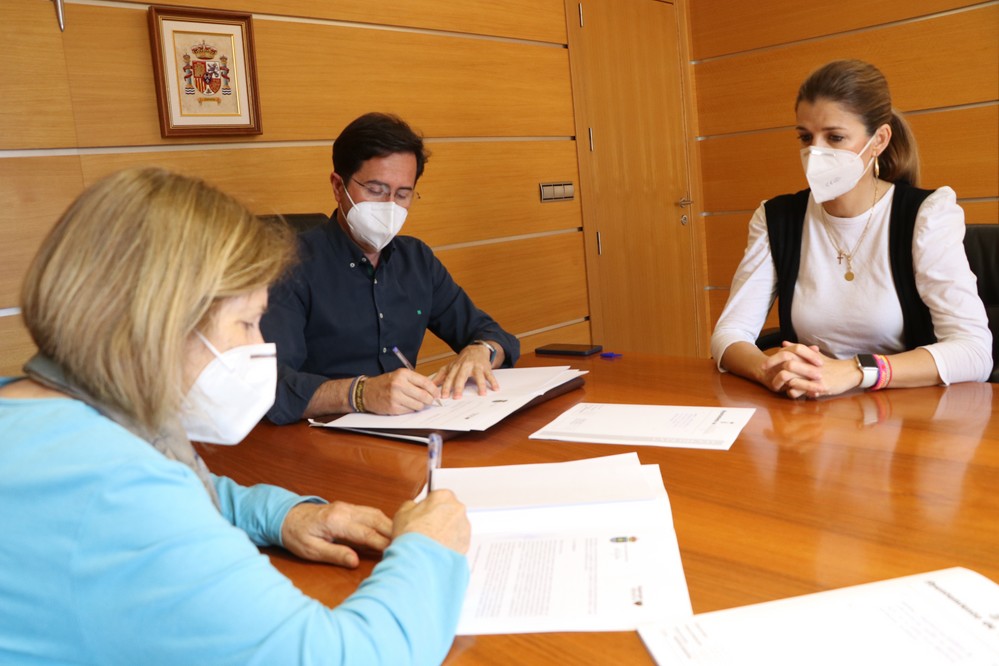 El Ayuntamiento firma dos convenios de colaboración con ASPERGER Almería para asesoramiento psicológico y jurídico y apoyo de comunicación