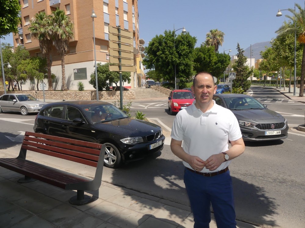 Ciudadanos El Ejido vuelve a reclamar soluciones para la intersección que hay entre el Bulevar y la calle Carretera de Pampanico