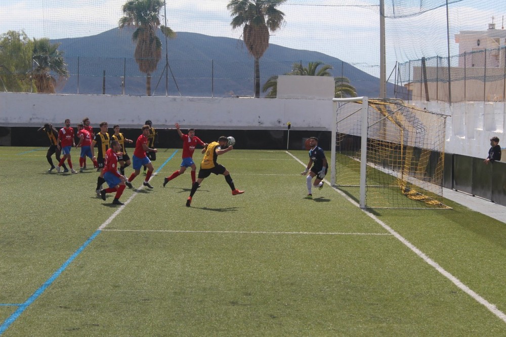 El Berja CF saca un punto de Baeza