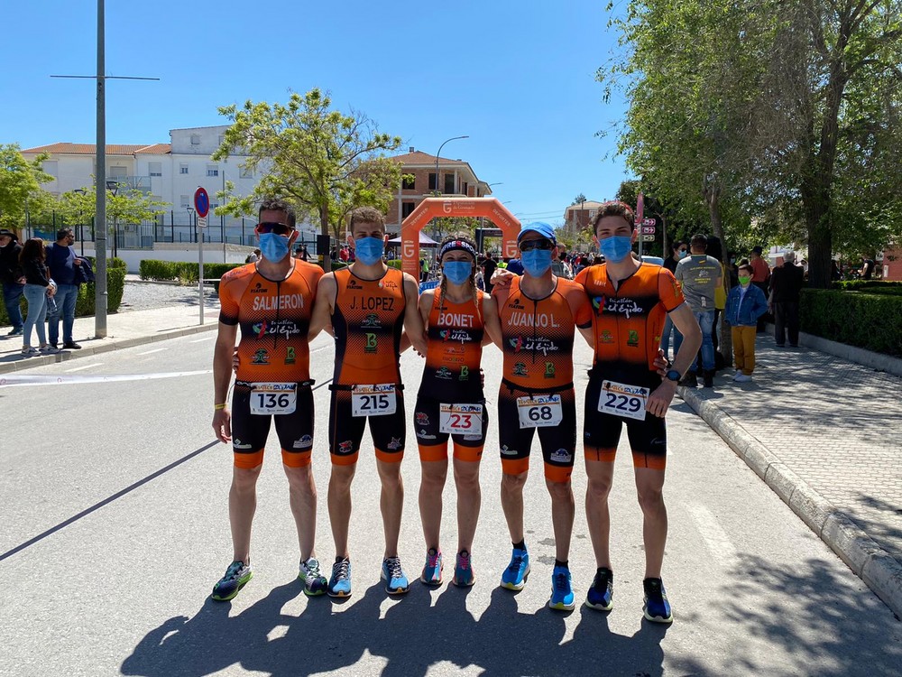 Juanjo López, sexto en categoría élite en el Triatlón de Zújar