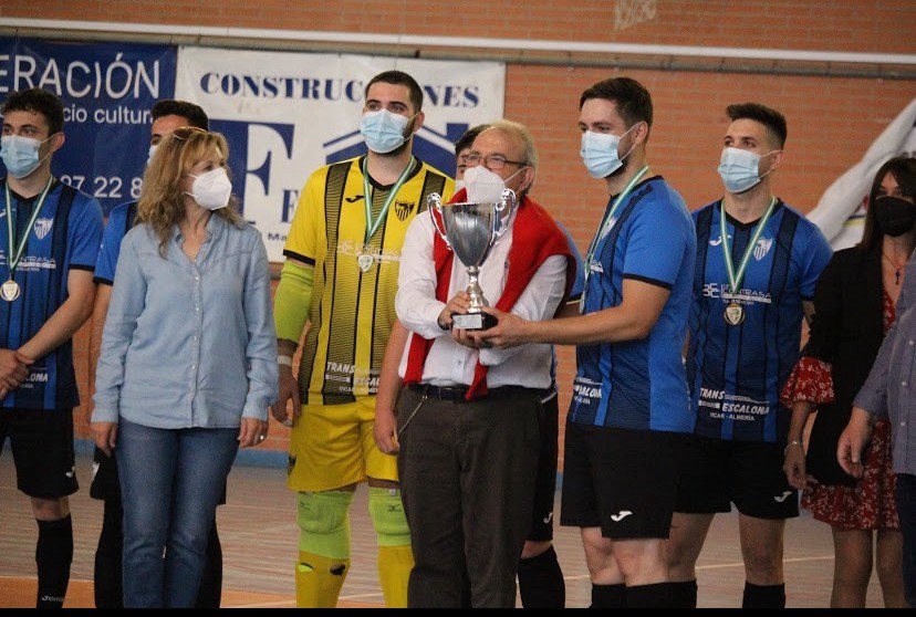 El CD Vícar salva la categoría en fútbol sala y seguirá en Tercera la próxima temporada