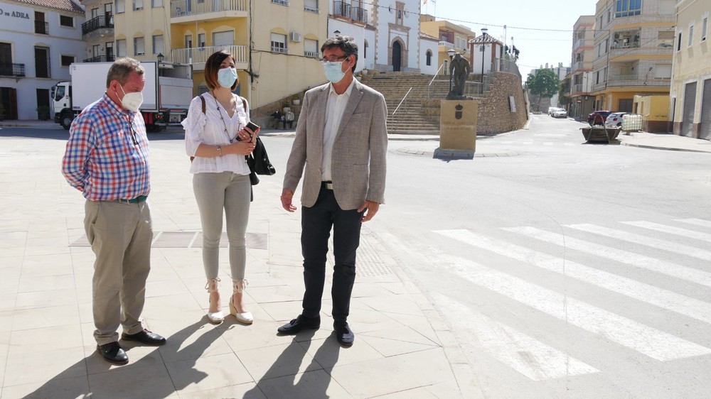 Las obras que mejoran la circulación y accesibilidad en el entorno de la Ermita en Adra llegan a su recta final