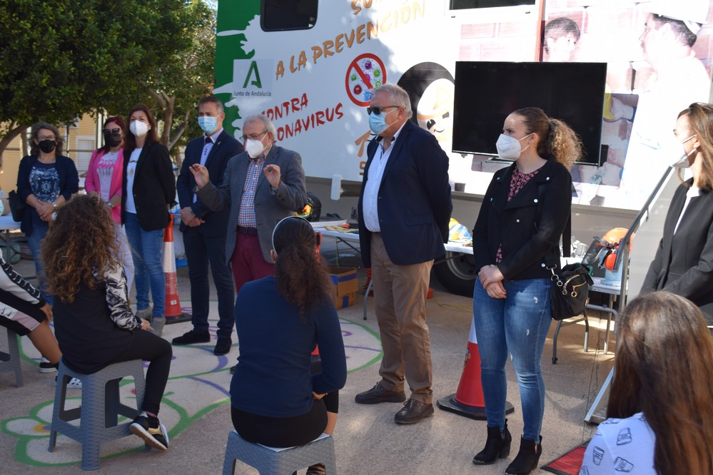 Comienza en Vícar la campaña 'Aprende a crecer con seguridad'